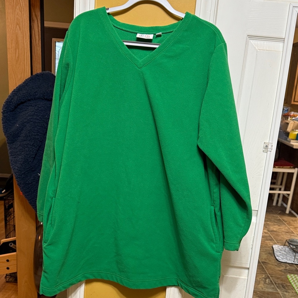 &co Green Fleece Tunic Top 2X V-Neck Pockets Long Sleeve Soft